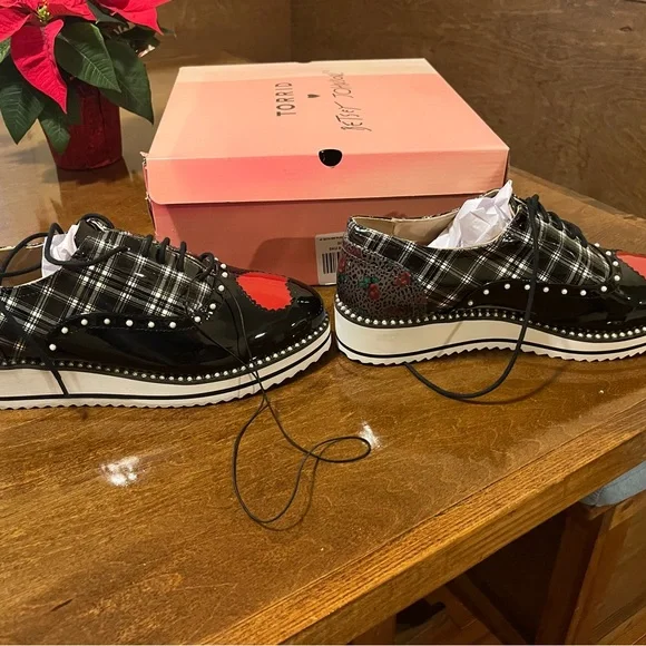 Betsey Johnson Black and Red Plaid Flats - Picture 2 of 5